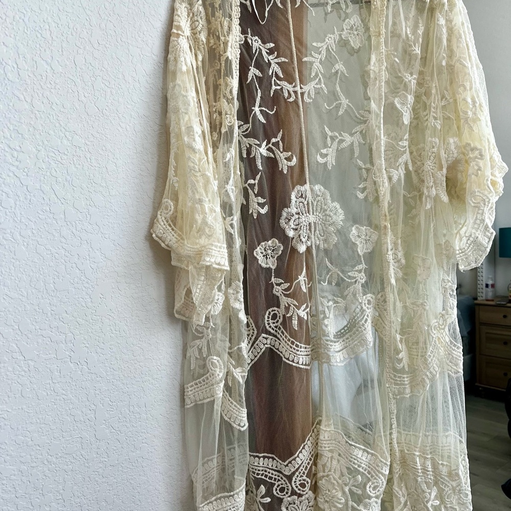 Miami Cream Floral Lace Kimono